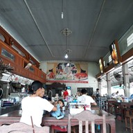 บรรยากาศ ก๋วยเตี๋ยวขาหมูพลิ้ว (เจ๊แหน่)