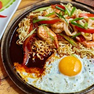 เมนูของร้าน ถวิล แปลว่า คิดถึง