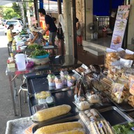 ขนมจีนไก่ทอดโก้แว่น วิลล่า 2