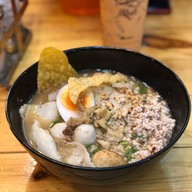 เมนูของร้าน ก๋วยเตี๋ยวต้มยำหมูบะช่อ (สูตรคุณยาย)