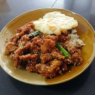 เจ๊เล็กข้าวหมูทอด