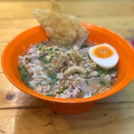 เมนูของร้าน ก๋วยเตี๋ยวต้มยำหมูบะช่อ (สูตรคุณยาย)