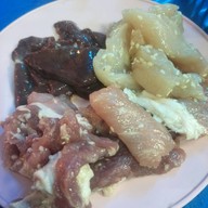 เมนูของร้าน จิ้มจุ่มบุฟเฟ่ต์ร้อยเอ็ด