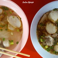เมนูของร้าน จิตรลูกชิ้นปลาเยาวราช ถ.สามเสน