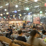 บรรยากาศ ตังค์เต็มกุ้งย่าง จันทรเกษม