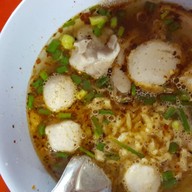 เมนูของร้าน จิตรลูกชิ้นปลาเยาวราช ถ.สามเสน