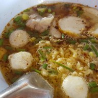 เมนูของร้าน จิตรลูกชิ้นปลาเยาวราช ถ.สามเสน