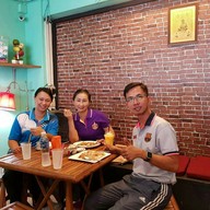 คุณติ๊ก คั่วไก่ หัวหิน