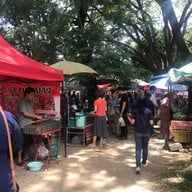 บรรยากาศ กาดโก้งโค้ง คณะเกษตร มช.