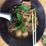 ก๋วยเตี๋ยวเรือหางยาว ร้านก๋วยเตี๋ยวเรือหางยาว