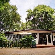 หน้าร้าน Coffee Der La ร้านกาแฟคอฟฟี่เด้อหล่า มหาวิทยาลัยขอนแก่น