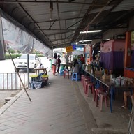 โจ๊กหน้าตลาดฝาง