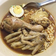 ก๋วยจั๊บไก่ตุ๋น ลุงสิทธิ์(ร้านเปิด24ชม.)