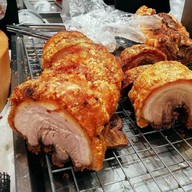 เมนูของร้าน หน่อย Emquartier