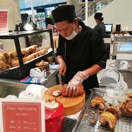 บรรยากาศ หน่อย Emquartier