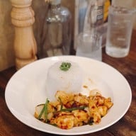 The Sixth ท่าเตียน ท่าเตียน