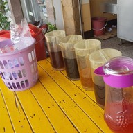 หน้าร้าน ก๋วยเตี๋ยวหน้าโรงเรียนสุพรรณภูมิ