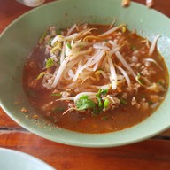 เมนูของร้าน ก๋วยเตี๋ยวหน้าโรงเรียนสุพรรณภูมิ