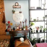 บรรยากาศ Lazy monday やすみ