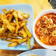เมนูของร้าน ร้านข้าวต้มลุงยอยปูไข่ดอง สาขาพันท้ายนรสิงห์