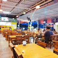 บรรยากาศ ร้านข้าวต้มลุงยอยปูไข่ดอง สาขาพันท้ายนรสิงห์