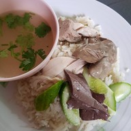 เมนูของร้าน ข้าวมันไก่ตอน ดินแดง