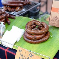 ถนนคนเดินหน้าวัดภูมินทร์