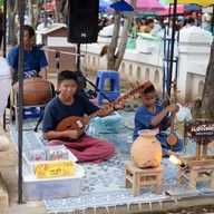 ถนนคนเดินหน้าวัดภูมินทร์