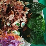 เมนูของร้าน อาหารริมสวนนัดพบ