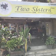 หน้าร้าน Two Sisters Cafe