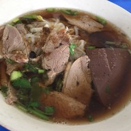 เมนูของร้าน เจ๊ไหม เป็ดย่าง ก๋วยเตี๋ยวเป็ด