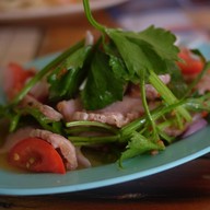 ส้มตำสะพานสูง