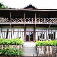 โฮเทลเดสอาร์ทติสโรสออฟปาย
