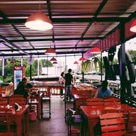 บรรยากาศ Hug Grill ศรีนครินทร์