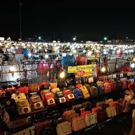 บรรยากาศ ตลาดธนา