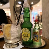 CALIN Café : French Café & Gourmet Grocery