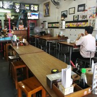 บรรยากาศ ขาหมูเชียงดาว ข่วงสิงห์