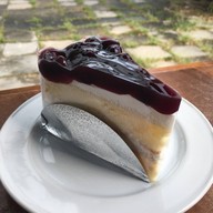 Monday Cafe' & Restaurant