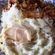 ป้าต้อย อาหารตามสั่ง