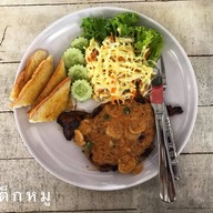 เมนูของร้าน ก๋วยเตี๋ยวหมูตุ๋น สเต็ก บ้านบาบ๋า