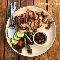 เมนูของร้าน ก๋วยเตี๋ยวหมูตุ๋น สเต็ก บ้านบาบ๋า