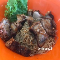 เมนูของร้าน อ้วนเลือดหมูใบยา ถนนเลี่ยงเมืองปากเกร็ด-สามัคคี