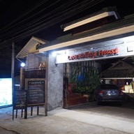 หน้าร้าน Love Bridge House