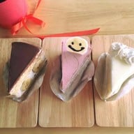 Happy Cake Happy Cafe