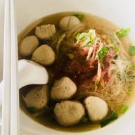 เมนูของร้าน ลูกชิ้นฮ่องเต้ (เจ้าเก่ามหาสิน) สุภาพงษ์ 3 แยก 3