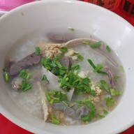 เมนูของร้าน ข้าวต้มปลาลุงหนวด ศรีราชา
