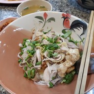 เมนูของร้าน ก๋วยเตี๋ยวไก่ติงลี่