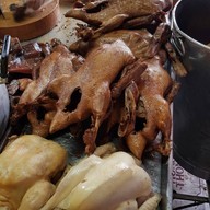 เมนูของร้าน เป็ดพะโล้ ข้างโรงรับจำนำนนทบุรี (เจ้าเก่า) ไม่มีสาขาอื่น