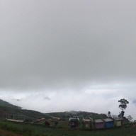 บ้านกลางแสงดาว