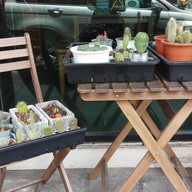 หน้าร้าน Uncle & Friends Rustic Cafe Oldtown